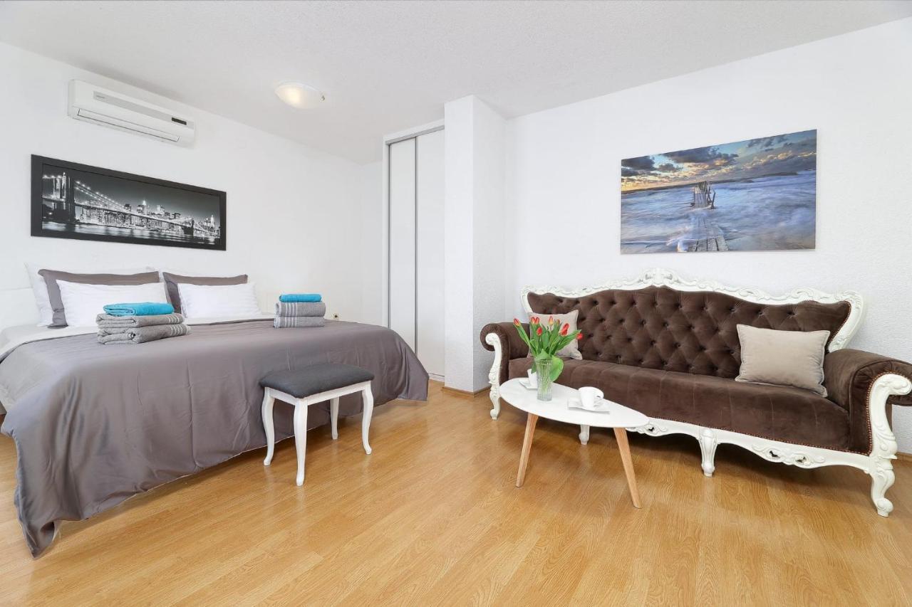 Apartments Alen 茨里克韦尼察 外观 照片